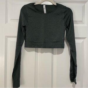 LULULEMON DARK GREEN EBB TO THE STREET CROP LS SZ 8